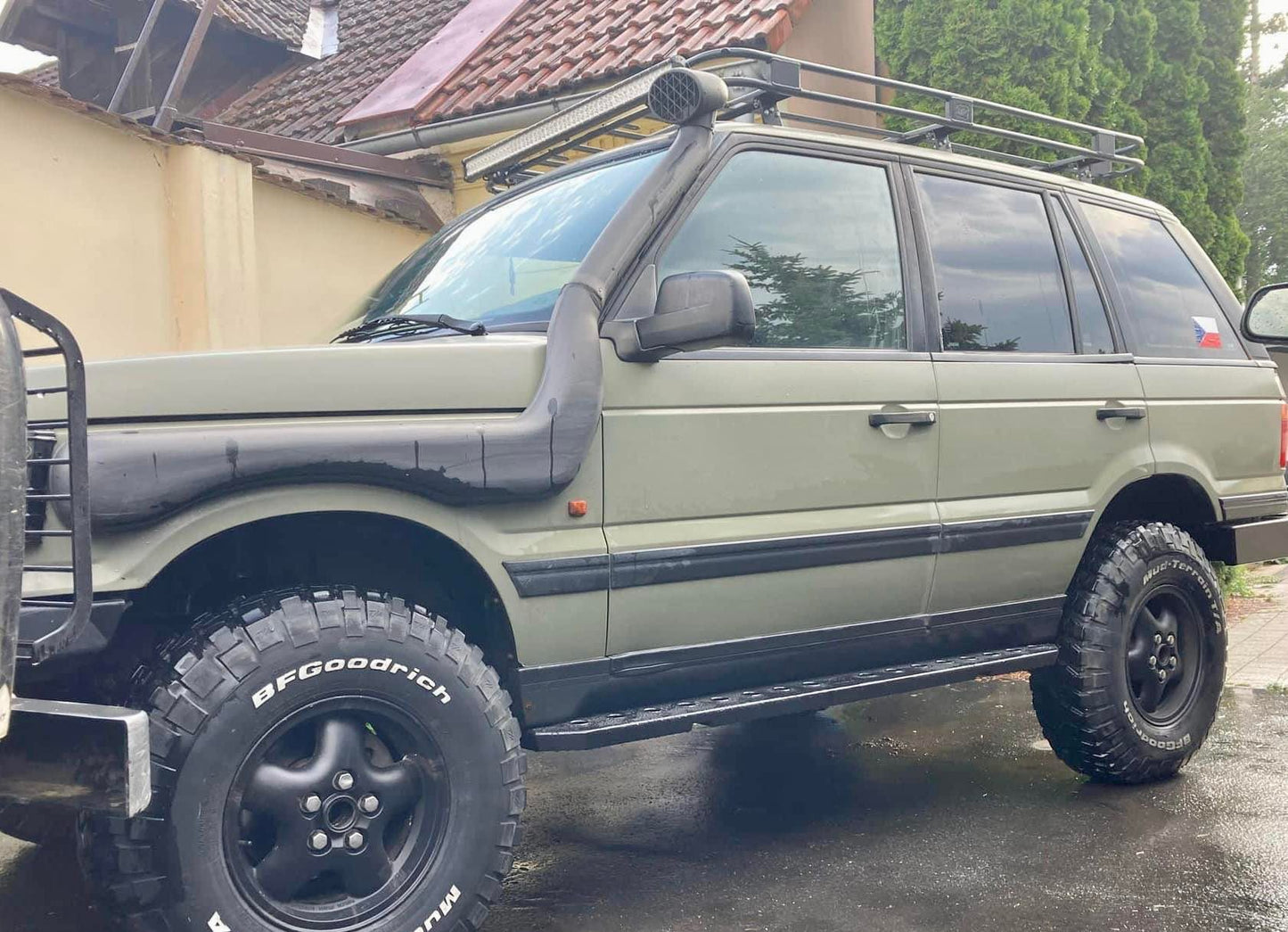 TF159 RAISED AIR INTAKE KIT - PLASTIC - P38.