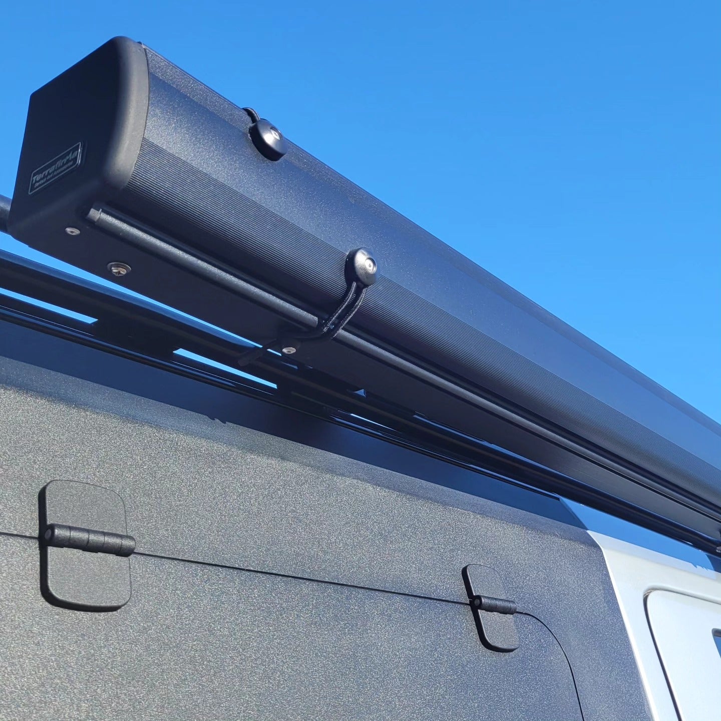 TF1707 TERRAFIRMA 2.5 x 2.5M HARD CASE LED AWNING